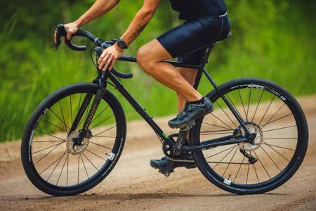 NINER RLT 9 oceľový SRAM APEX štrkový bicykel